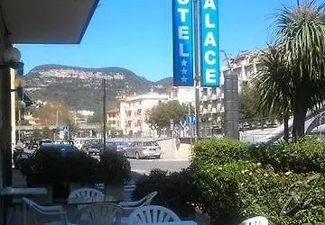 Palace Szálloda 3*