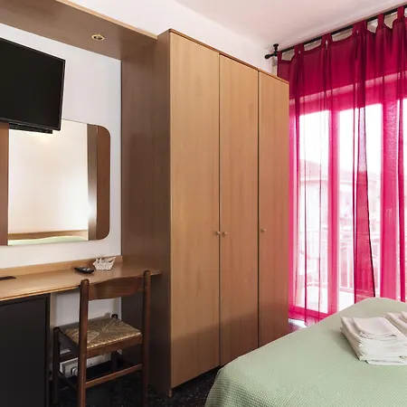 Palace 3*
